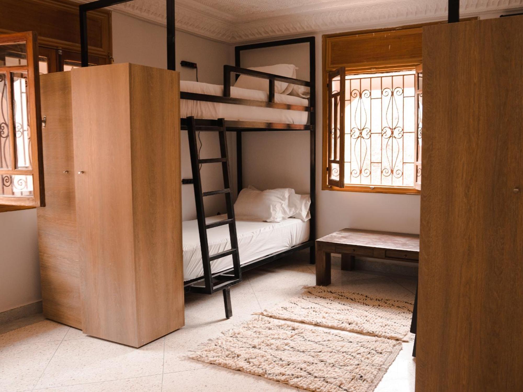 Hostel Santacruz Surf Camp *
